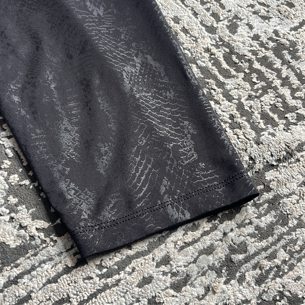 American Eagle Outfitters Black Textured Leggings - Picture 4 of 4